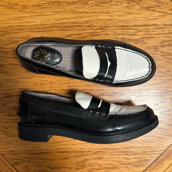 **SAM & LIBBY* Black x White Round Toe Loafer Shoes Size 8 - Picture 1 of 8